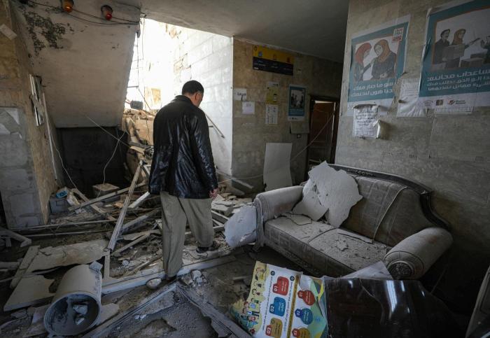 Assad’s forces destroy hospital as they step up attacks on Idlib